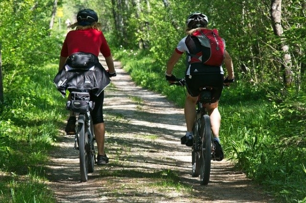 Ciclismo y caminata